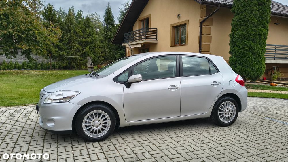 Toyota Auris - 16