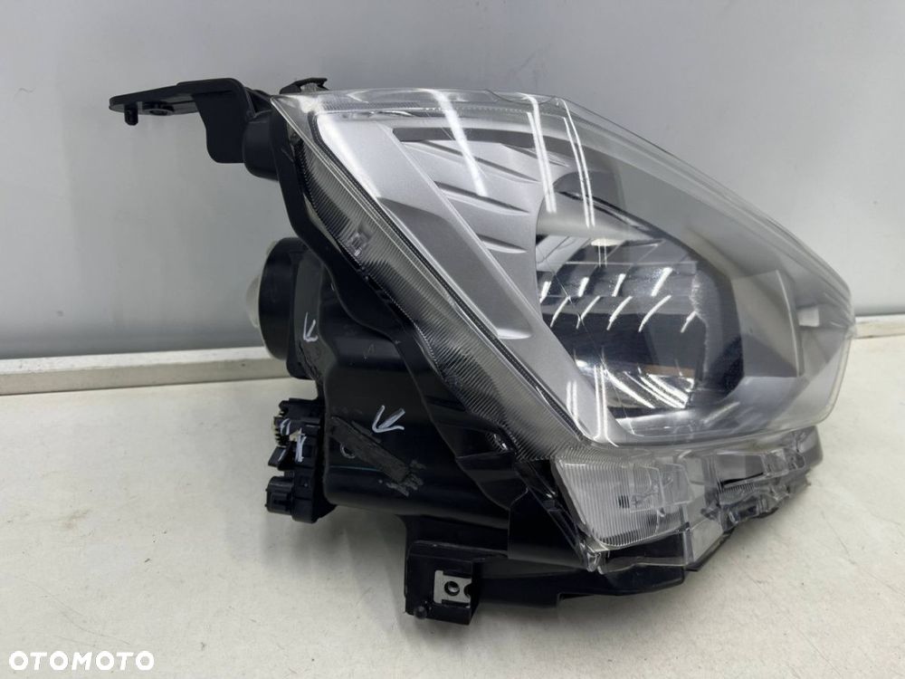 Lampa reflektor Isuzu D-Max Dmax 3 III 20r.- PRAWA przednia zwykła H4 ORYGINALNA 898328-7875 - 7