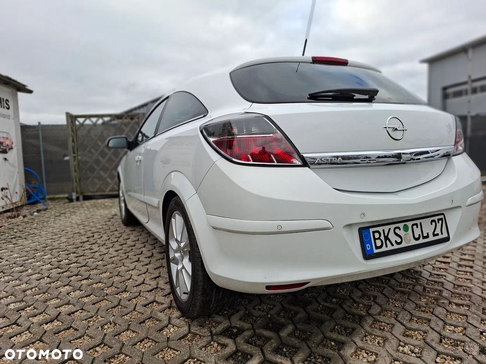 Opel Astra 1.8 Black&White - 25