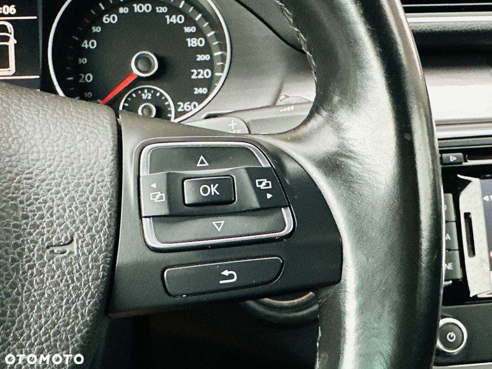Volkswagen Passat 2.0 TDI DSG Highline - 33