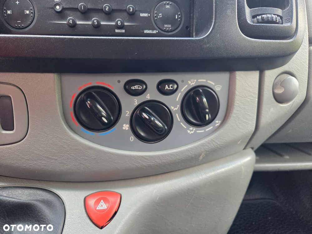 Renault Trafic - 19