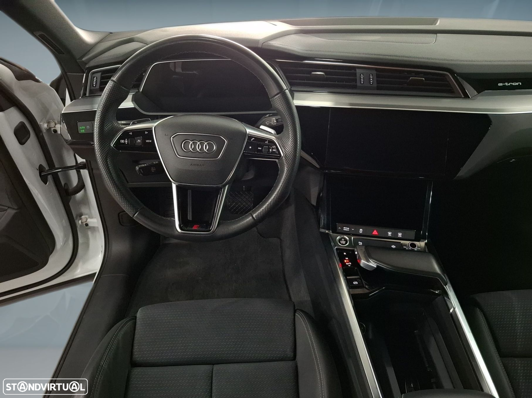 Audi e-tron 55 quattro S line - 13
