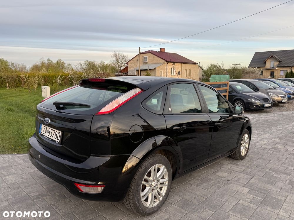 Ford Focus 1.6 16V Ghia - 29
