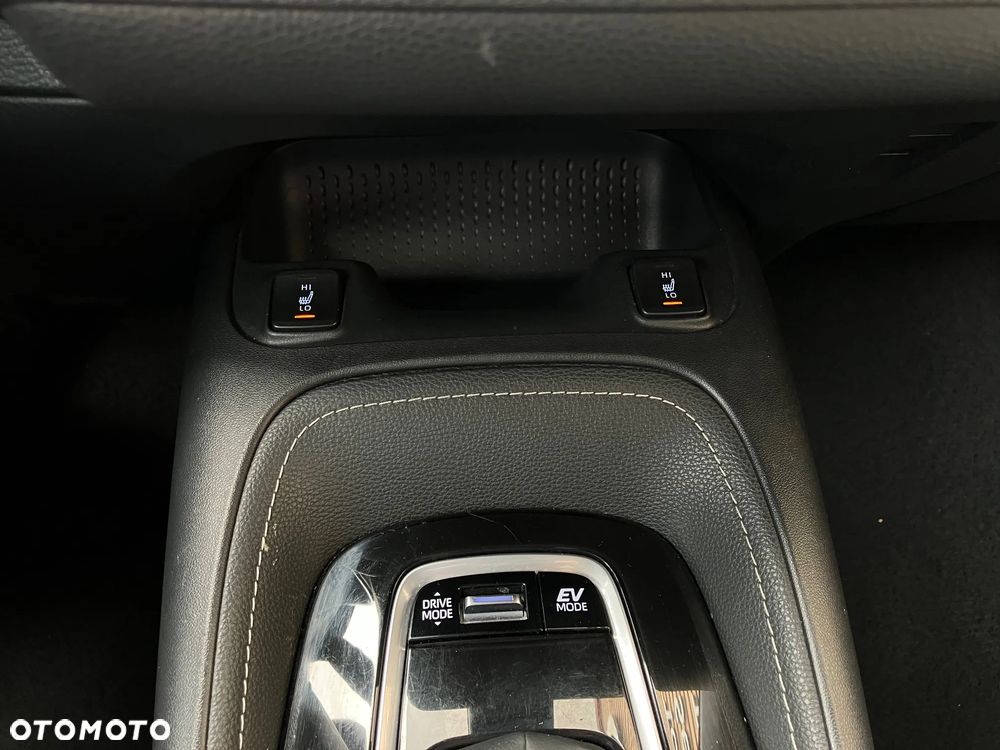 Toyota Corolla 1.8 Hybrid Comfort - 29