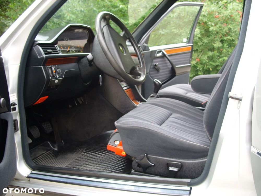 Mercedes-Benz W124 (1984-1993) - 15