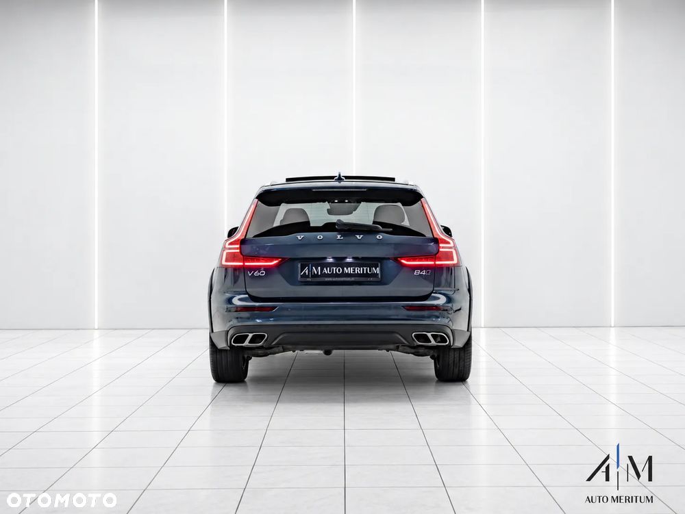 Volvo V60 Cross Country B4 D AWD Geartronic - 10