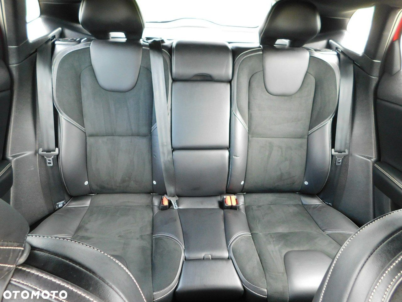 Volvo V40 T3 Drive-E R-Design Momentum - 11