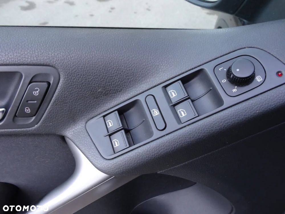 Volkswagen Tiguan - 32