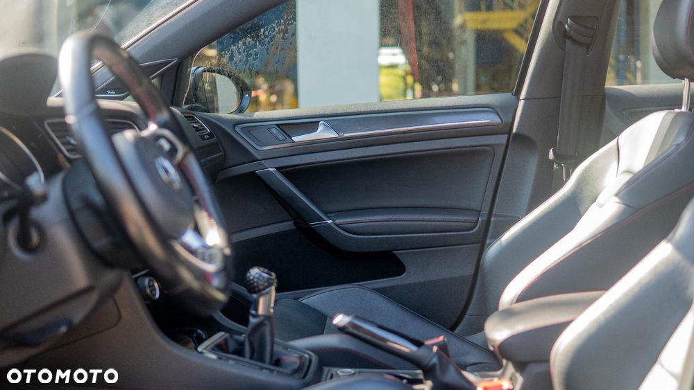 Volkswagen Golf GTI (BlueMotion Technology) Performance - 11