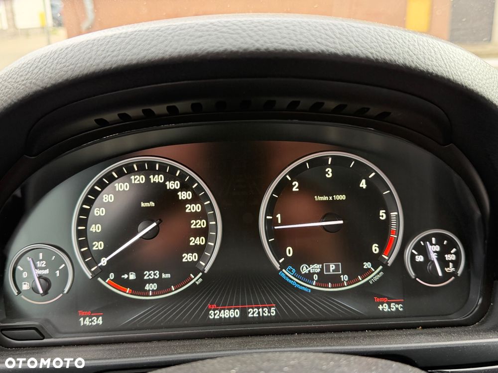 BMW Seria 5 525d xDrive - 26
