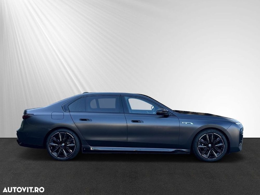 BMW M7 M760e xDrive AT PHEV - 2