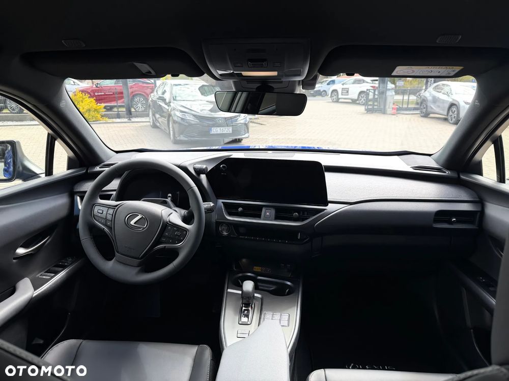 Lexus UX 300h F Sport Design - 11