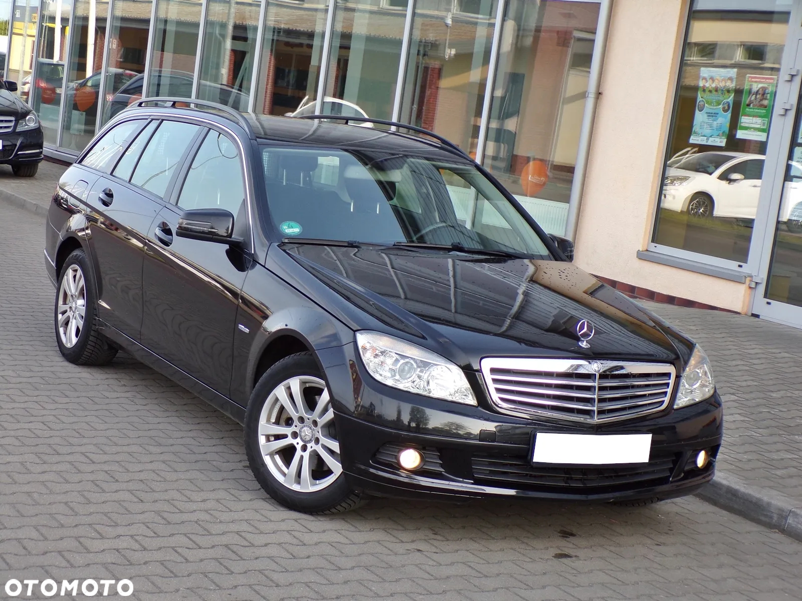 Mercedes-Benz Klasa C 180 T CGI Automatik BlueEFFICIENCY Elegance - 13