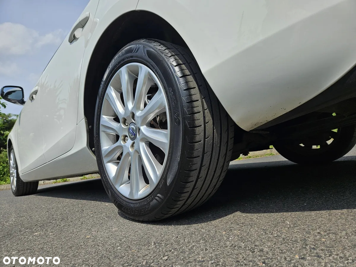Volvo V40 D2 Momentum - 20