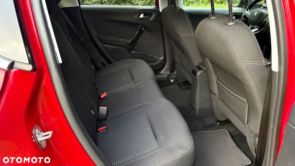 Peugeot 208 PureTech 82 Start & Stop Allure - 24