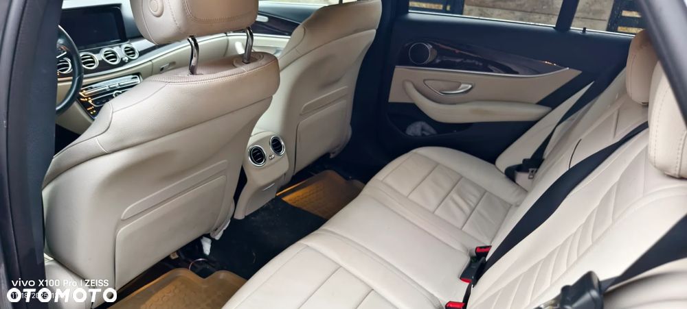 Mercedes-Benz Klasa E 220 d 4Matic 9G-TRONIC Avantgarde - 12