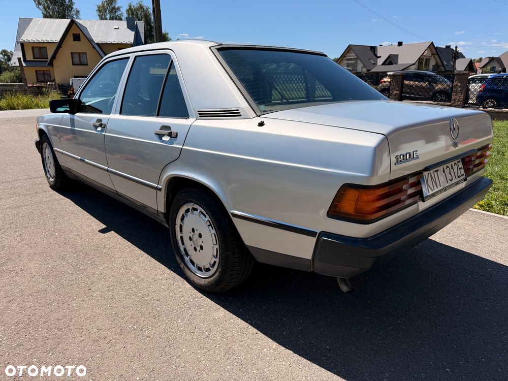 Mercedes-Benz W201 (190) - 4