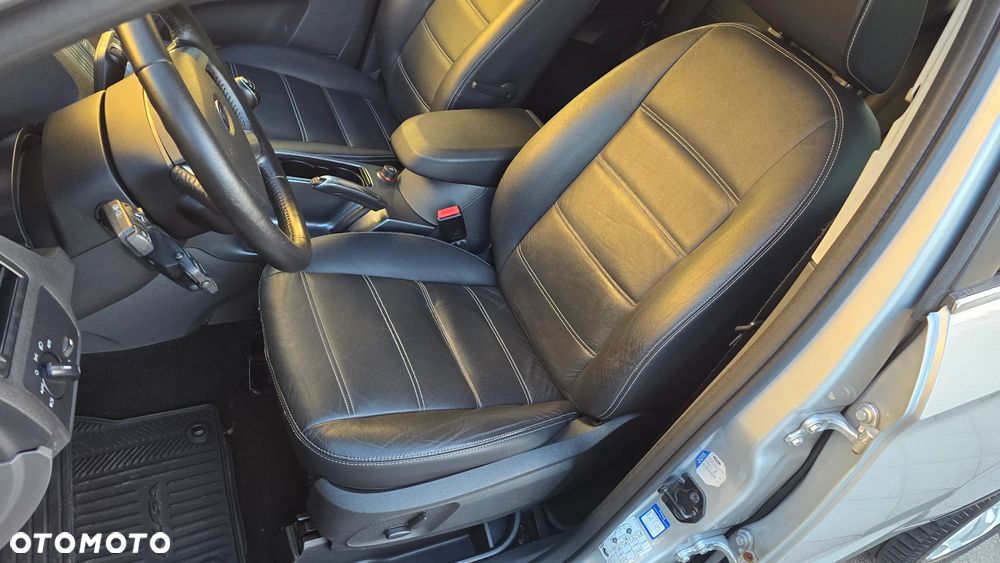 Ford Kuga 2.0 TDCi 2x4 Titanium - 24