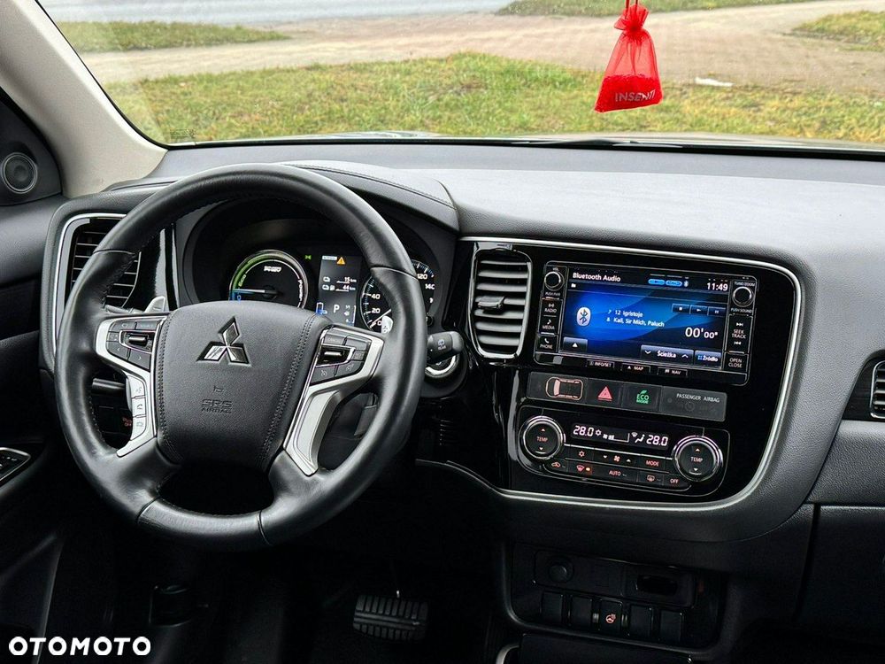 Mitsubishi Outlander - 22