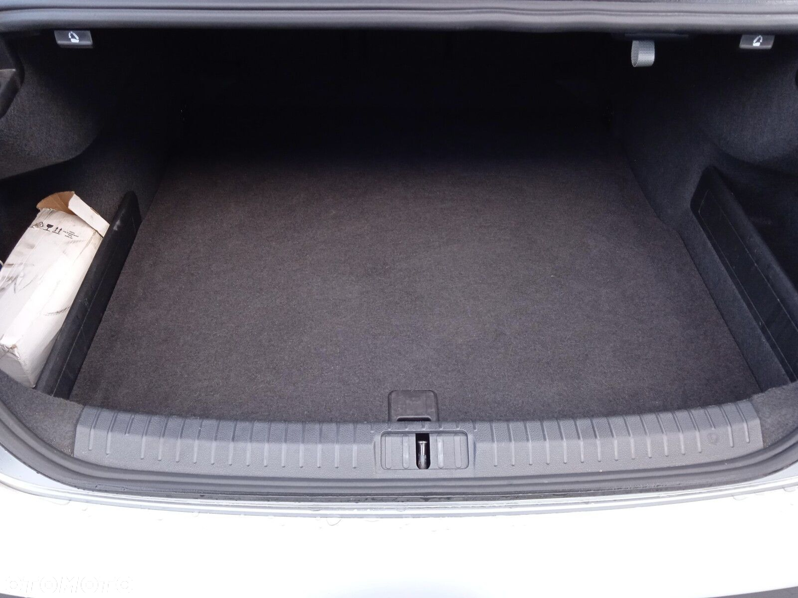 Volkswagen Passat - 28