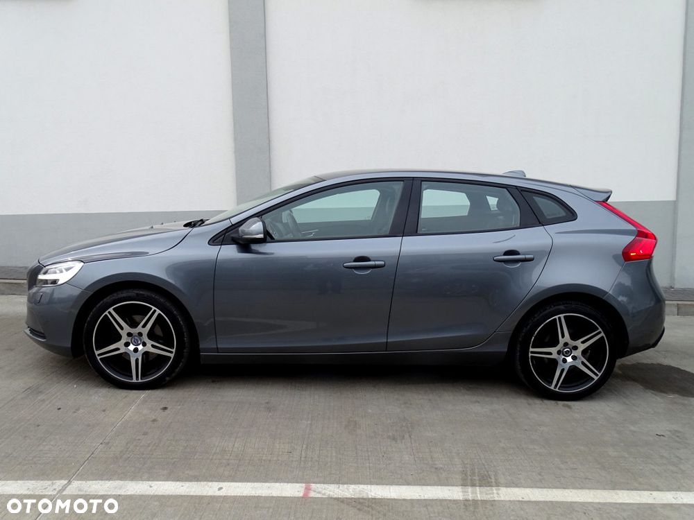 Volvo V40 D3 Momentum - 5
