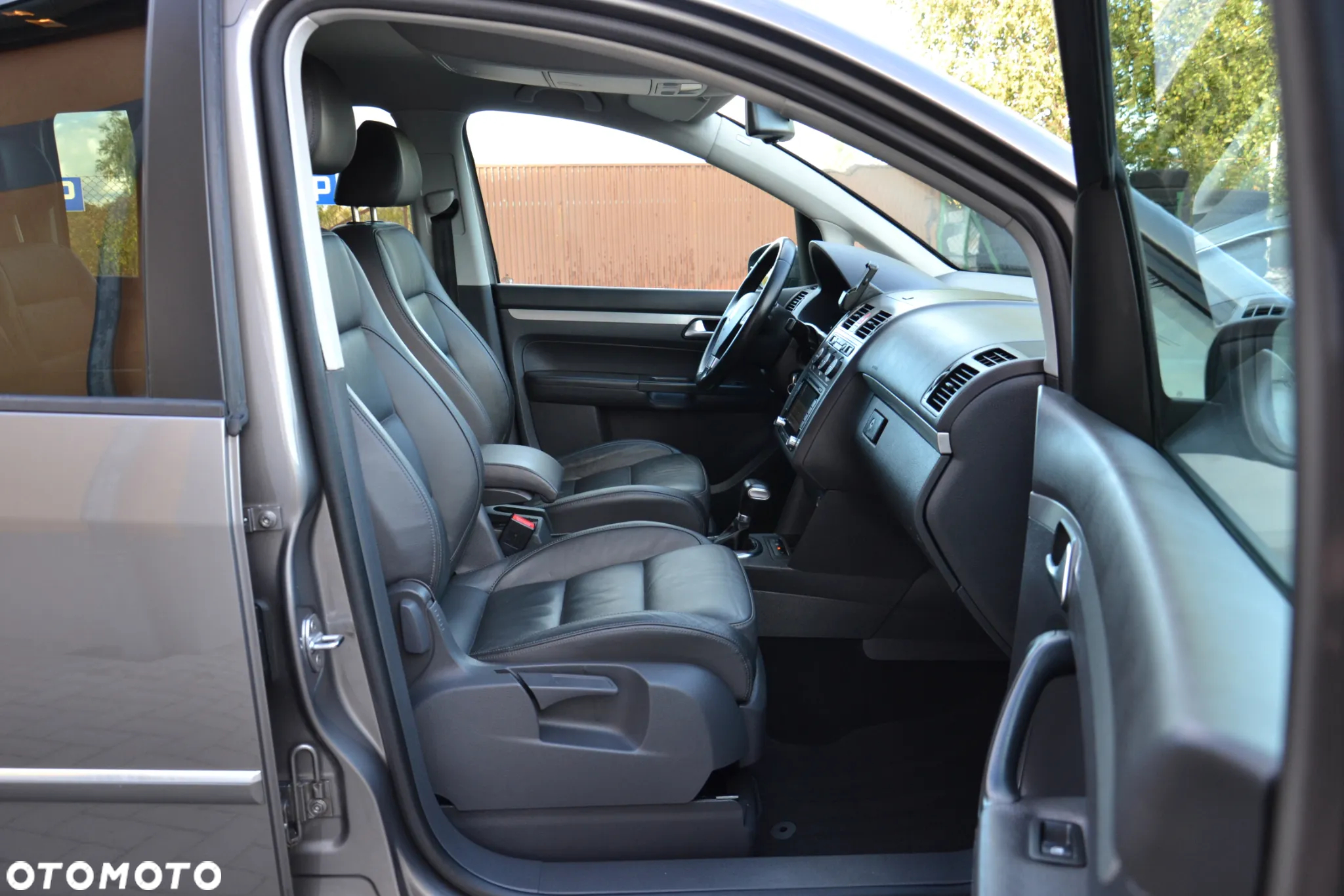 Volkswagen Touran 2.0 TDI DPF Highline DSG - 33