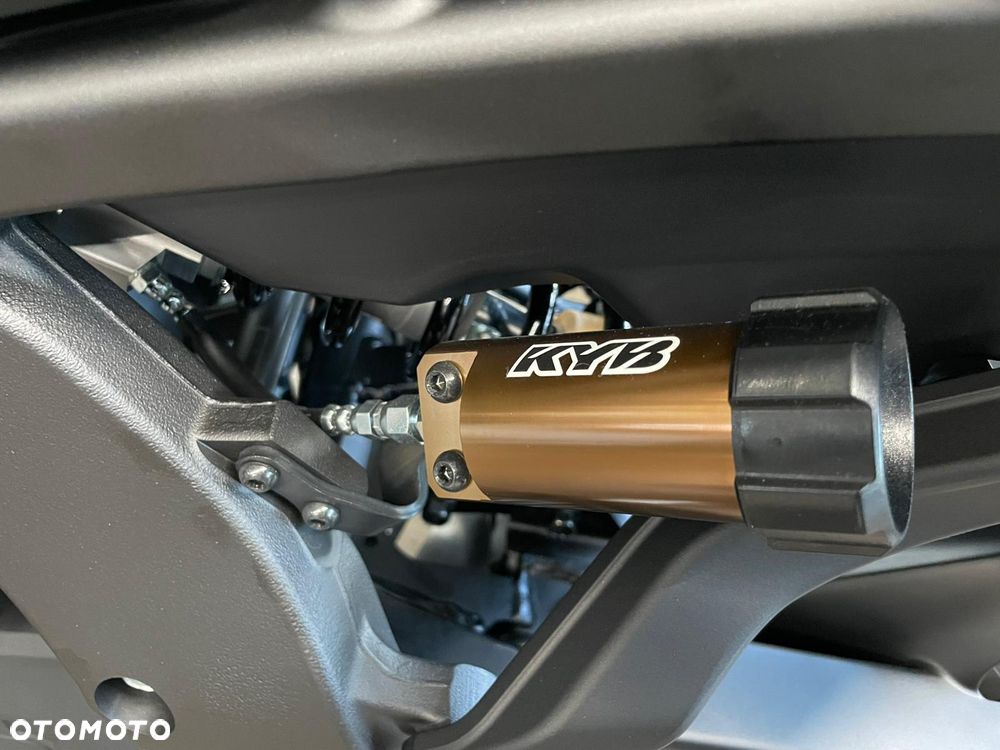 Yamaha R9 - 15