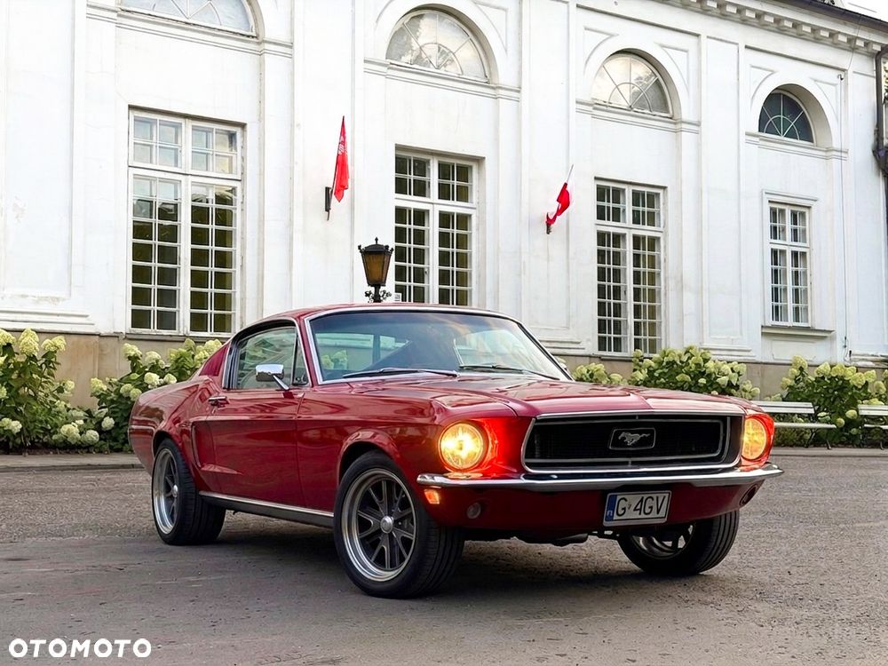 Ford Mustang - 1