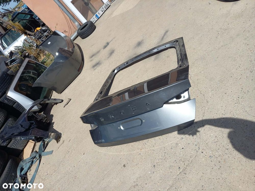 części klapa tył Skoda Octavia IV tył po liftingu 5-drzwiowy liftback - 2