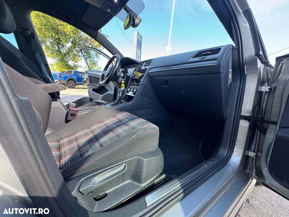 Volkswagen Golf 2.0 TSI DSG GTI Performance - 23