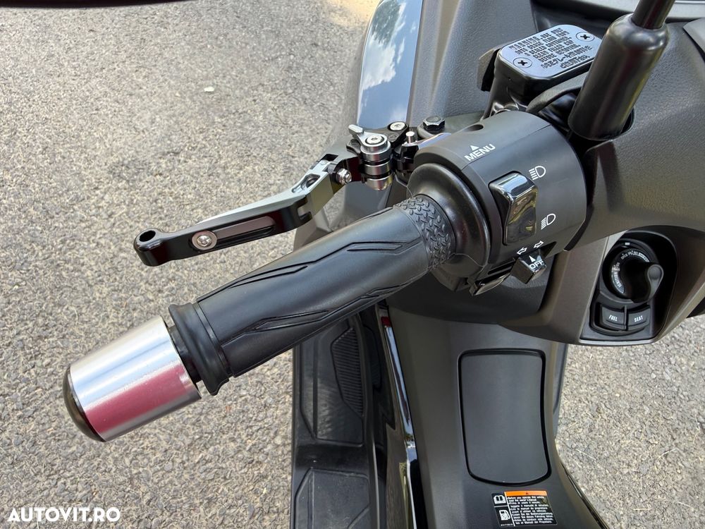 Yamaha XMAX 125 - 9