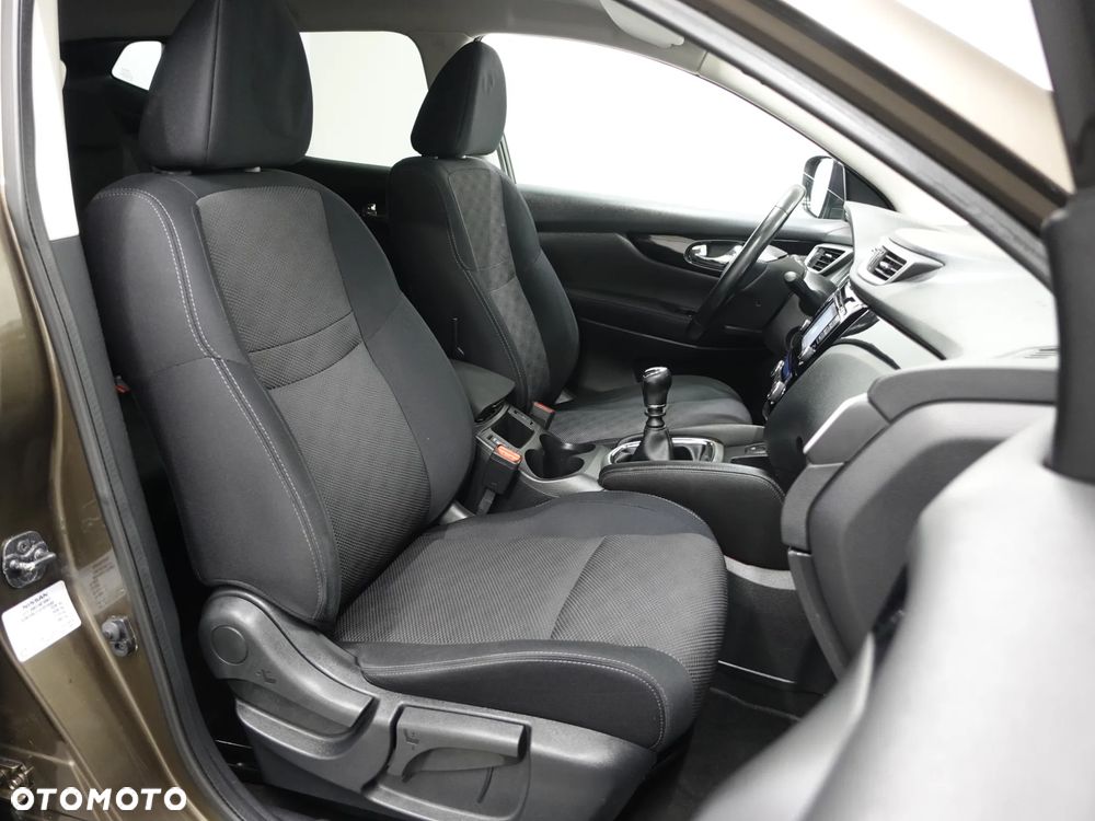 Nissan Qashqai 1.6 DCi ALL-MODE 4x4i N-Connecta - 25