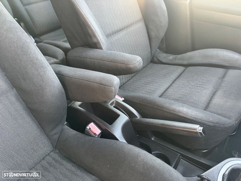 Peugeot 307 SW 1.6 HDi FAP Executive - 17
