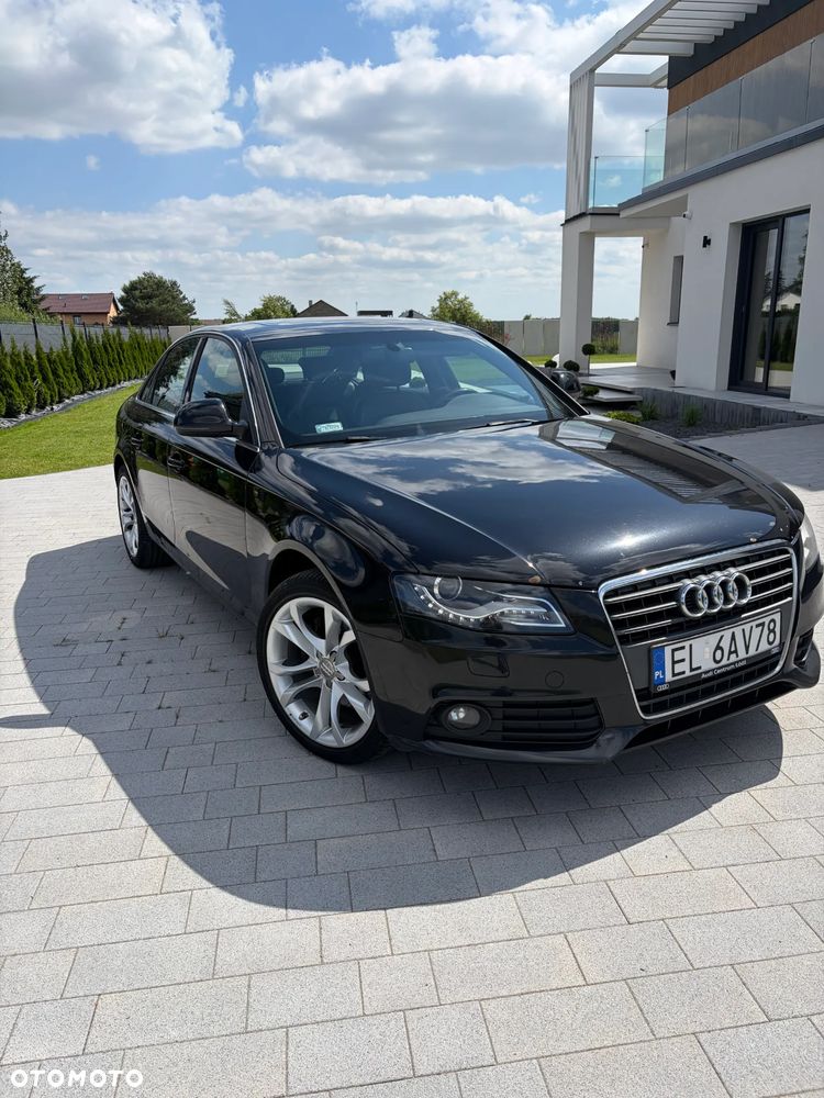 Audi A4 Limousine - 1