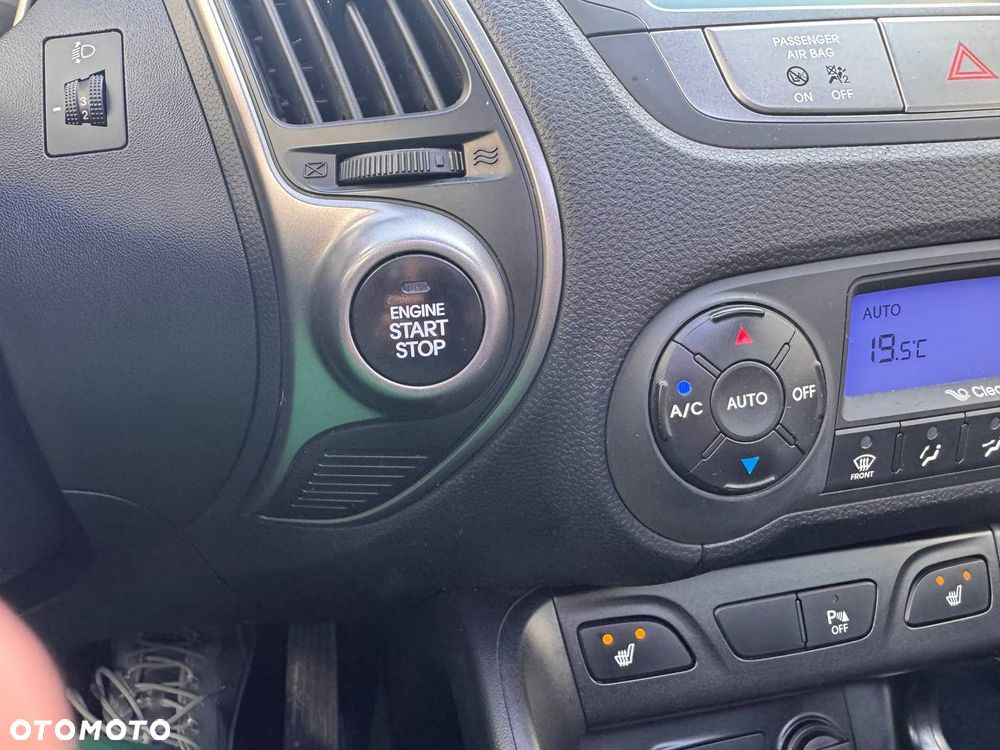 Hyundai ix35 1.7 CRDi 2WD blue Finale Gold - 30