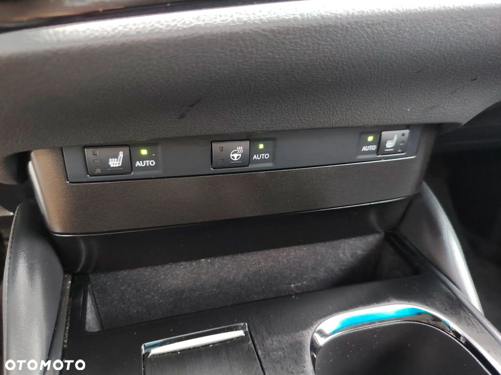 Lexus ES 300h Business Edition - 28