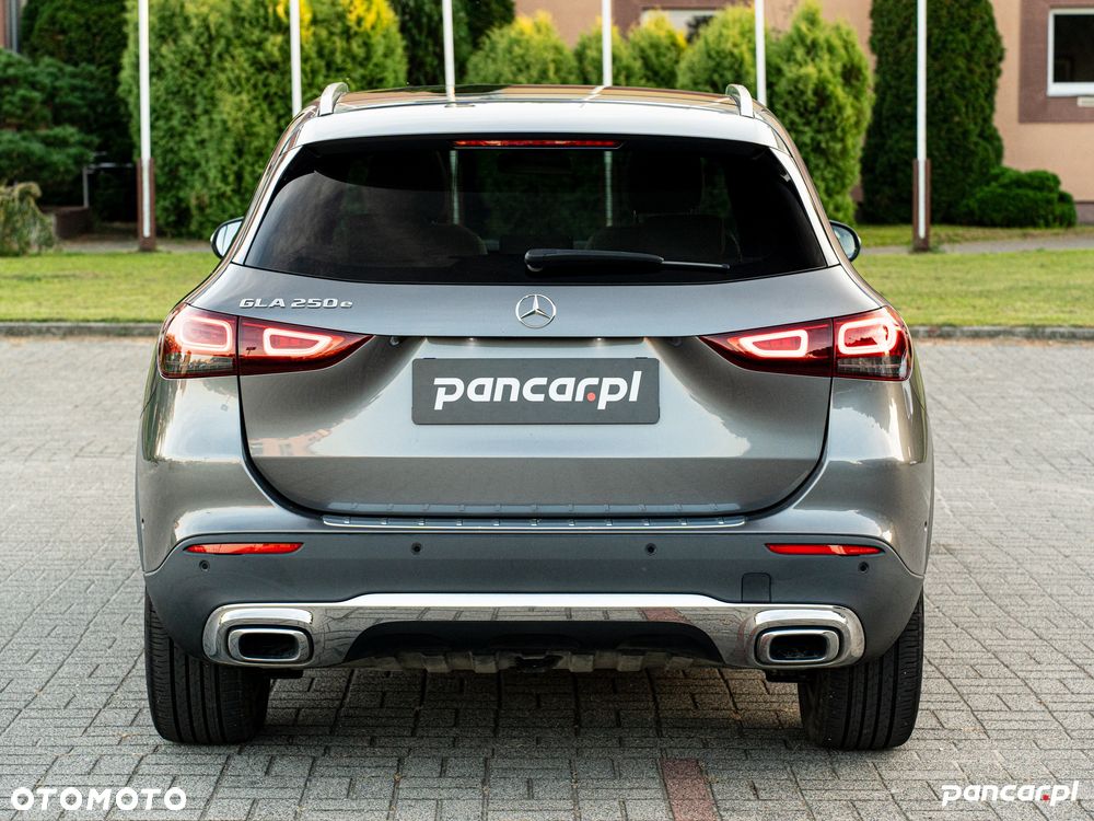 Mercedes-Benz GLA 250e Progressive - 11