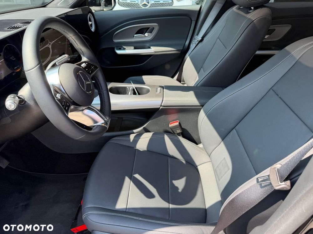 Mercedes-Benz CLA - 10