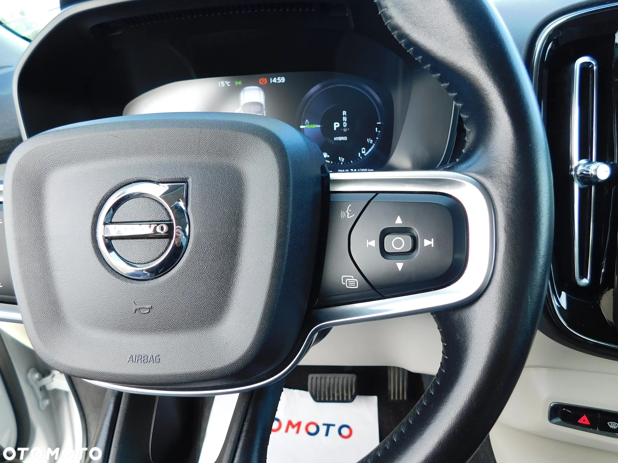 Volvo XC 40 T5 Plug-In Hybrid Momentum - 11