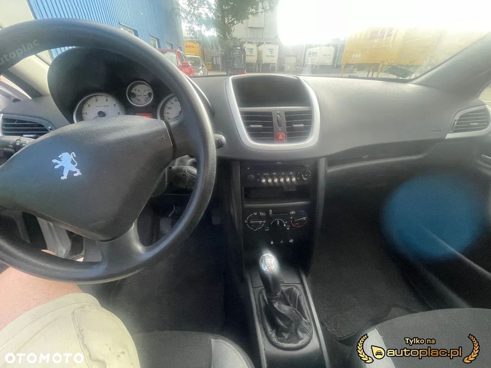 Peugeot 207 - 9