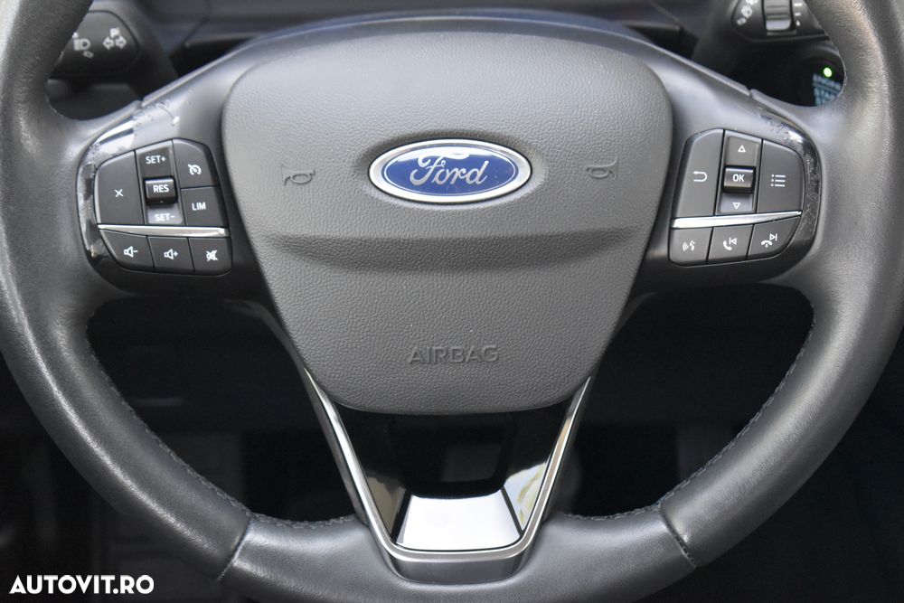 Ford Kuga - 25