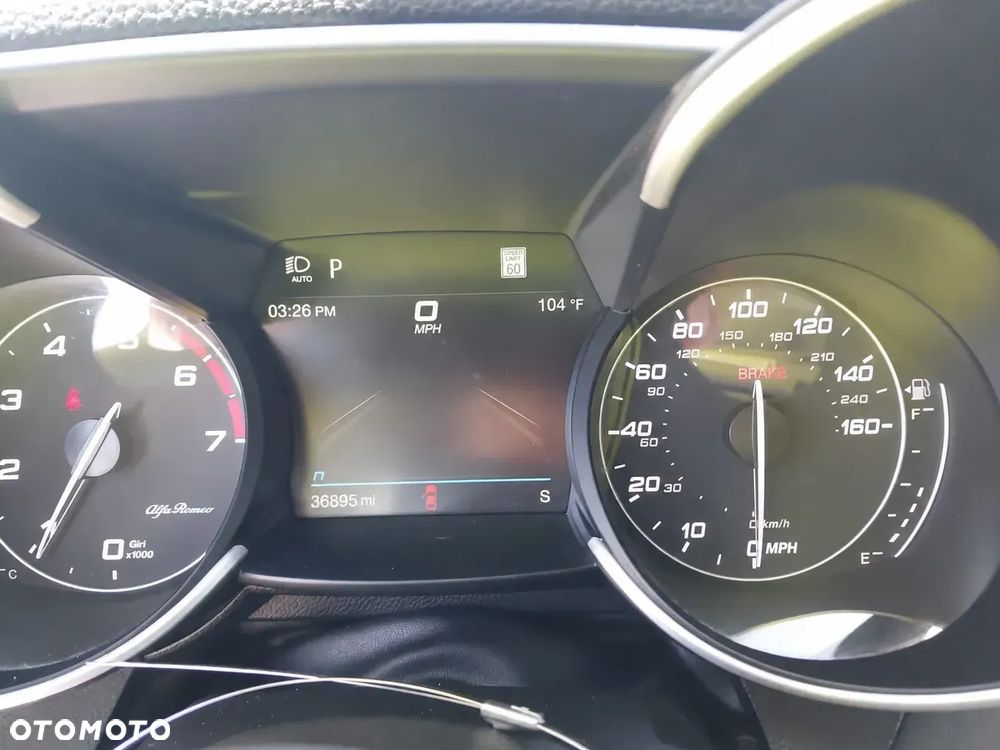 Alfa Romeo Giulia 2.0 Turbo TI Q4 - 8