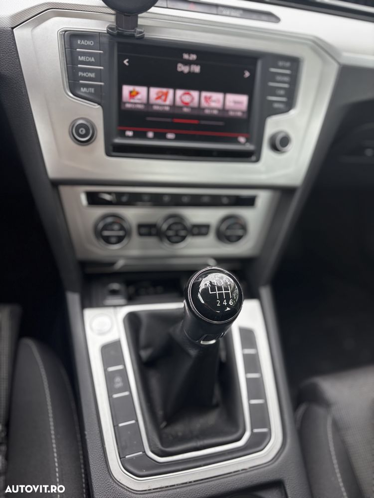 Volkswagen Passat 2.0 TDI Comfortline - 19