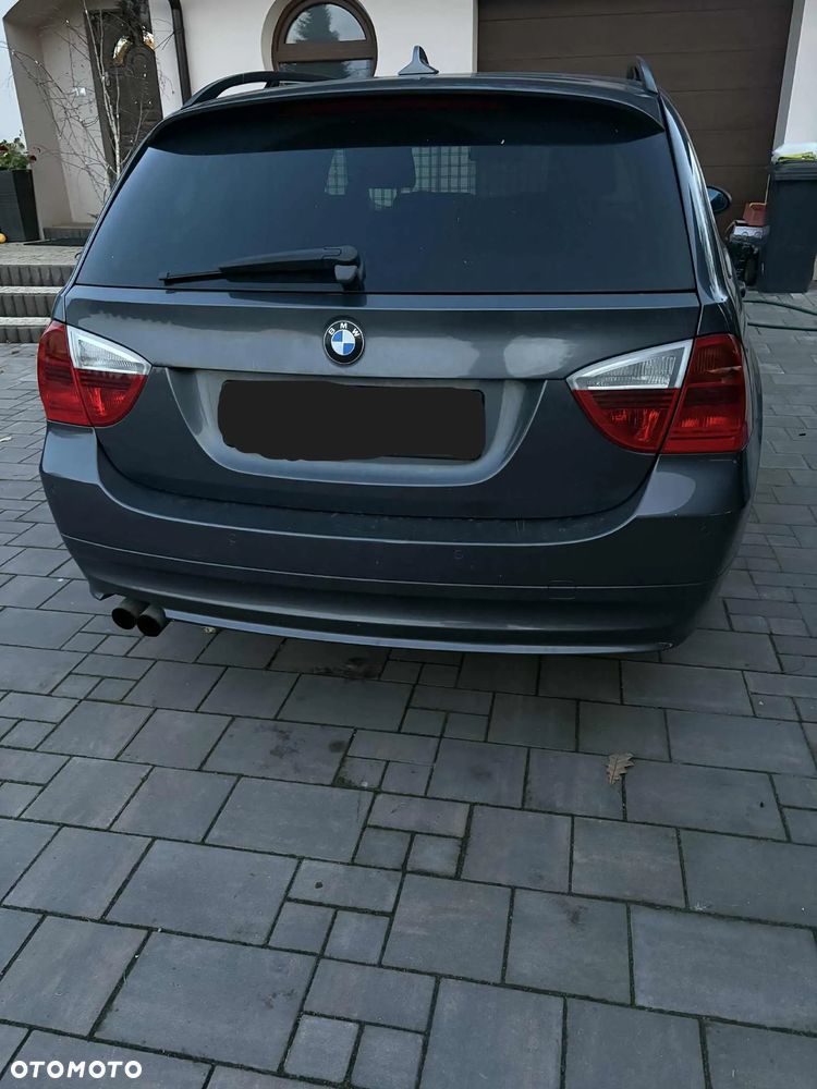BMW Seria 3 325i Touring - 4