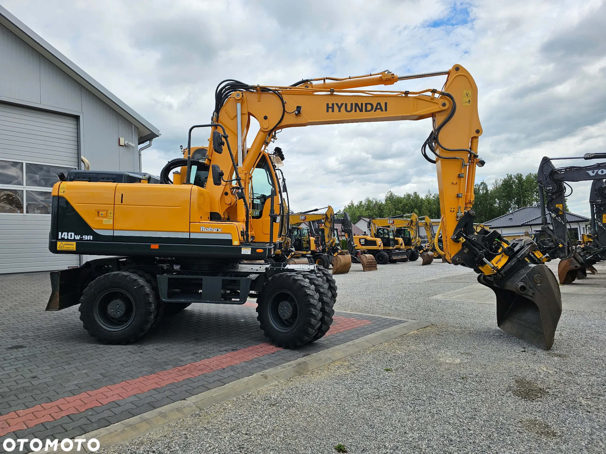 Hyundai 140 W 9 A - 6