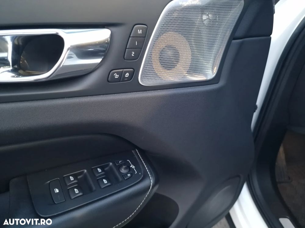 Volvo XC 60 D4 R-Design - 10