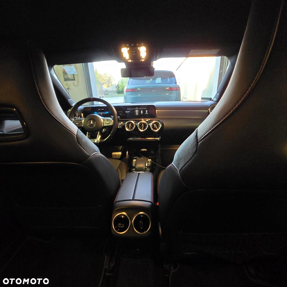 Mercedes-Benz CLA - 9