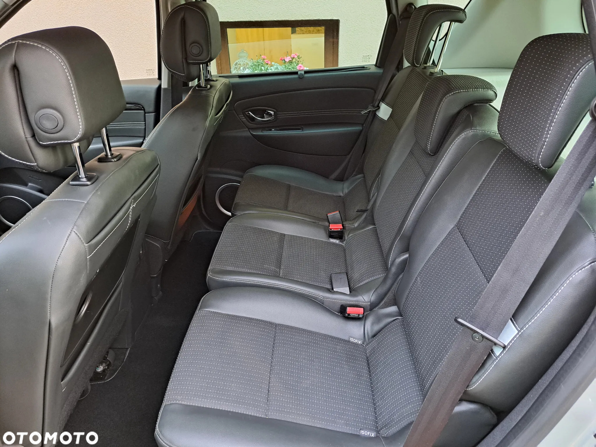 Renault Scenic 1.5 dCi Dynamique EDC - 8