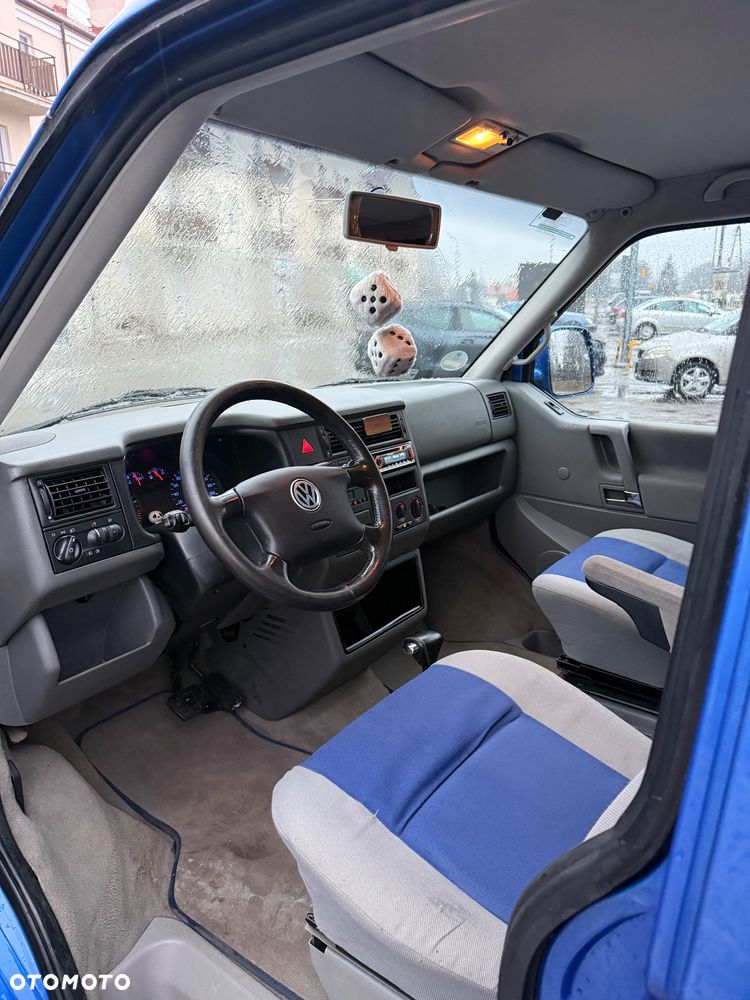 Volkswagen Multivan - 14