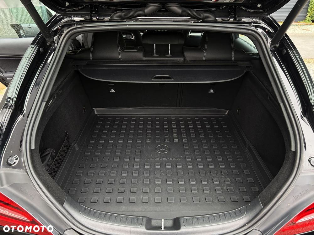 Mercedes-Benz CLA 200 7G-DCT - 35